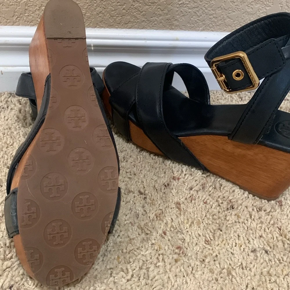 Tory Burch wedge sandals - Picture 2 of 3